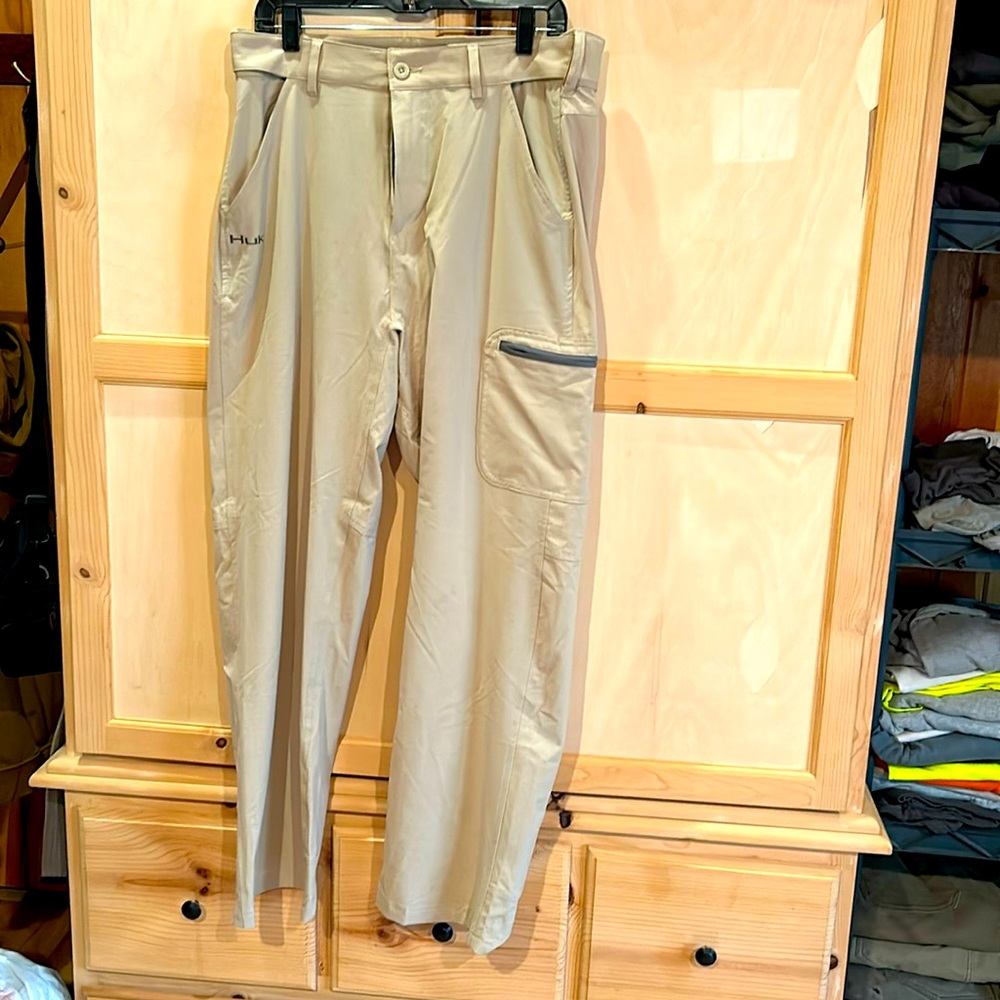 Huk Mens Performance Fabric pants. Tan. Lightweight